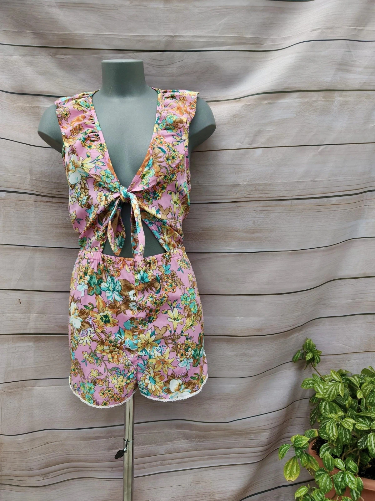 Mono corto flores River Island Talla L 💜